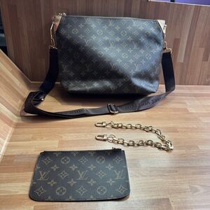 Brown bag with matching pouch